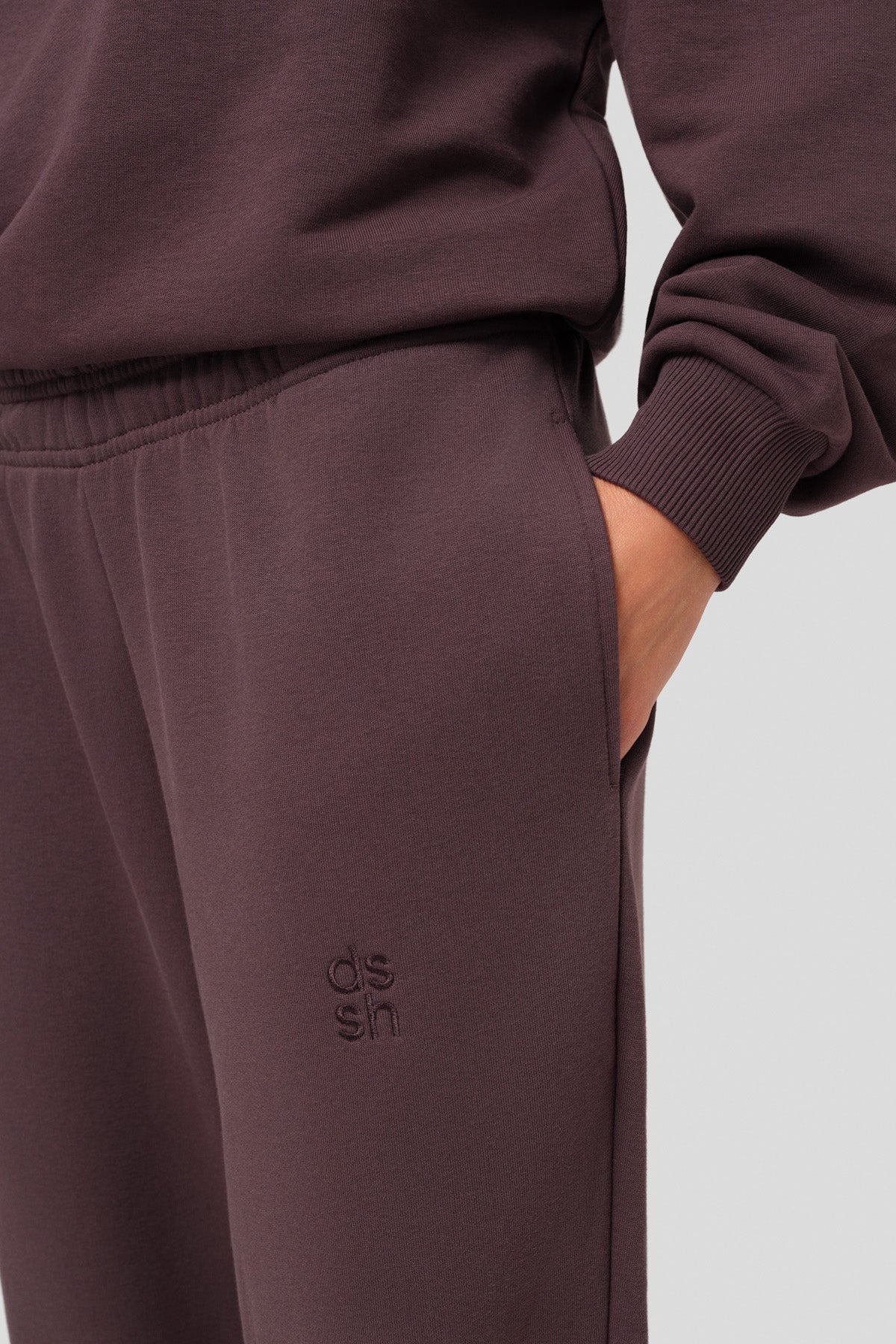 ESPRESSO RELAXED JOGGER