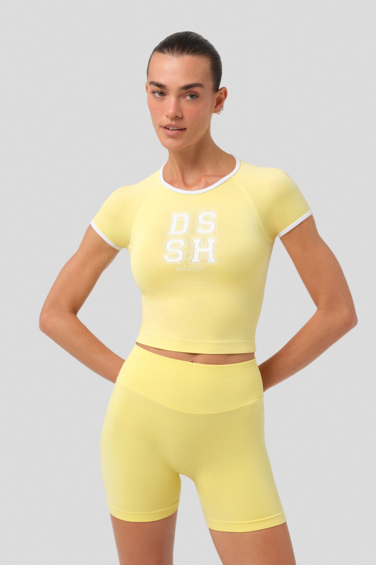 SoftHold™ Biyeli Crop Tişört